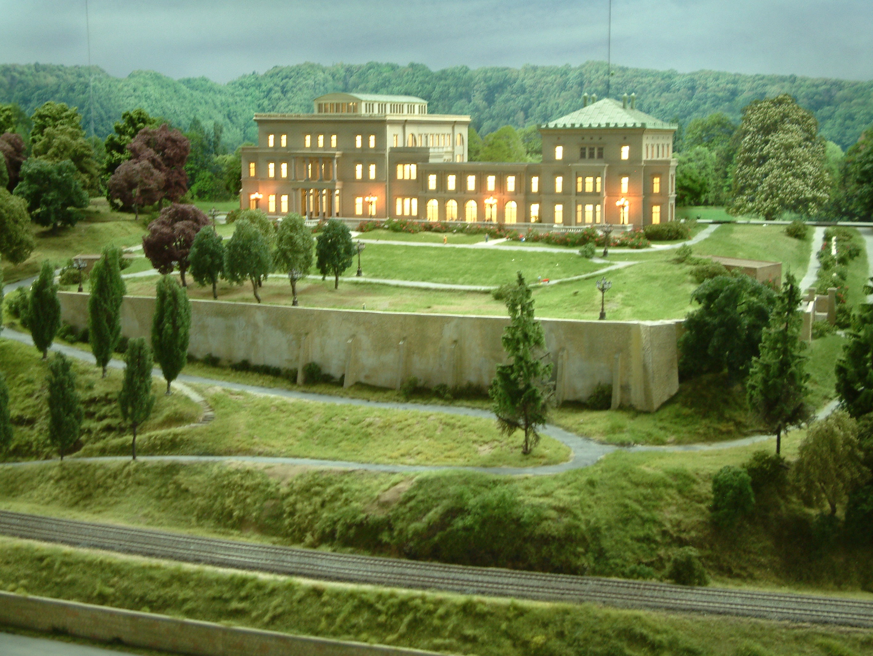Modellbahnwelt Oberhausen (MWO) - Fahrt zur Villa Hügel