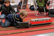 Mitmachen und Nachwuchsarbeit spielt bei der Faszination Modellbahn in Sinsheim traditionell eine große Rolle - aufgleisen und ankuppeln will schließlich gelernt sein (Foto: Messe Sinsheim 2014)
